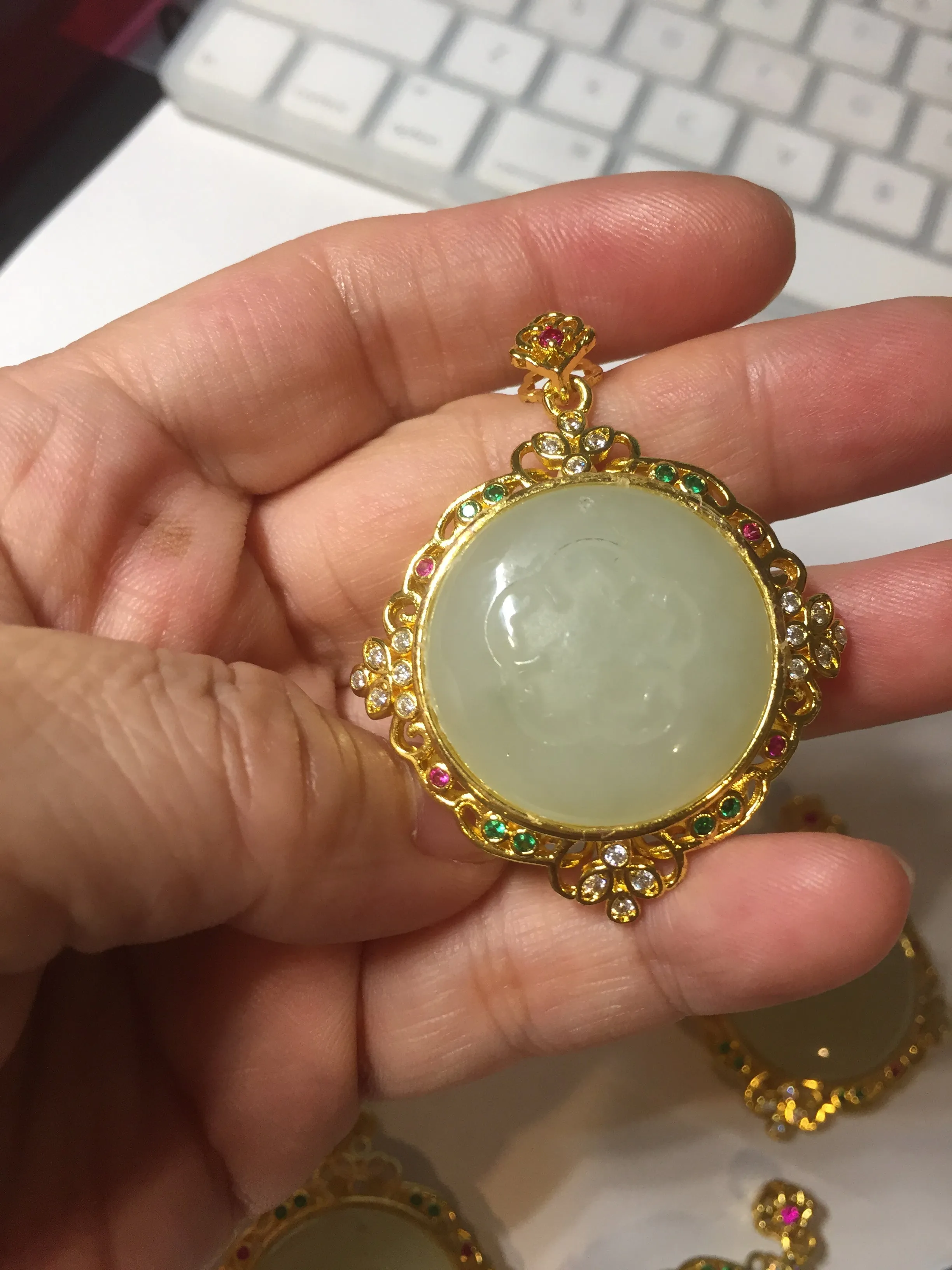 100% Natural yellow/green Hetian nephrite Jade(和田黄玉) pendant HF84