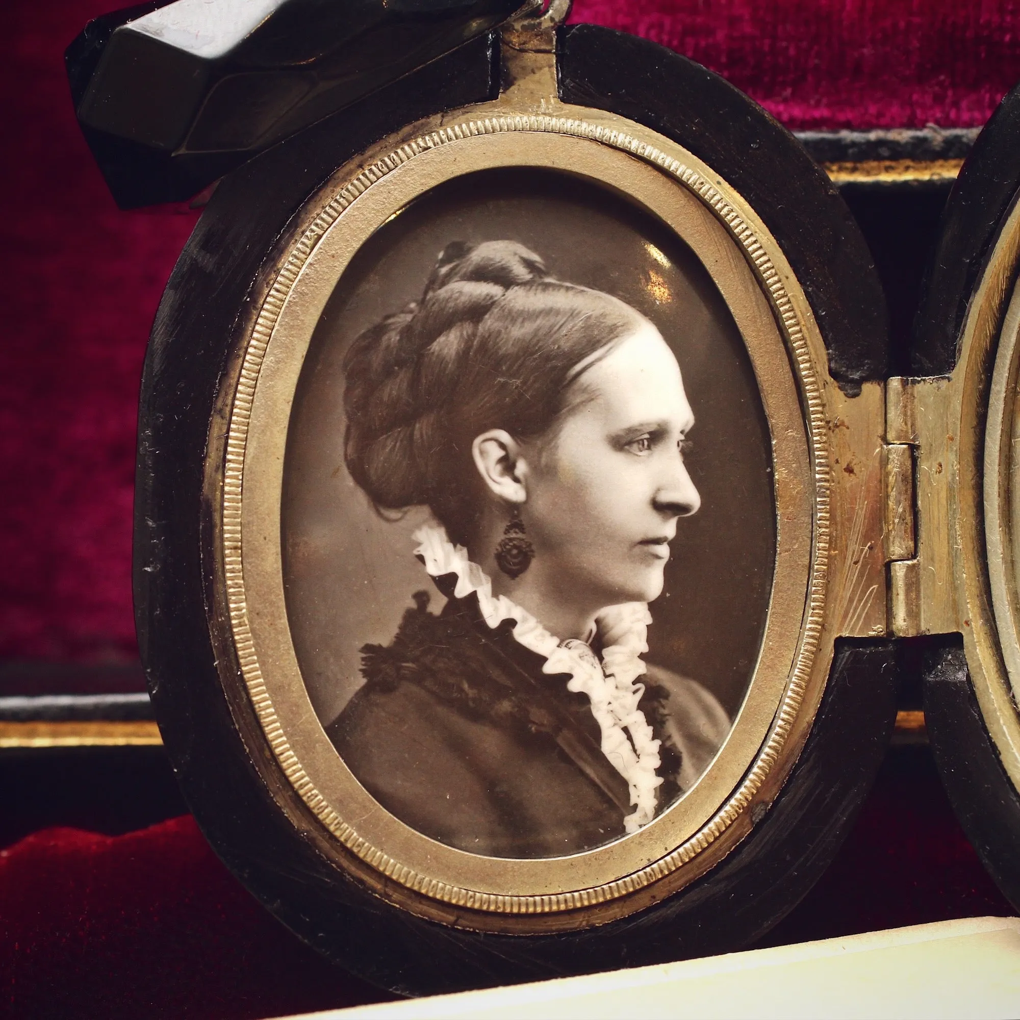 An Impressive Victorian Whitby Jet Locket