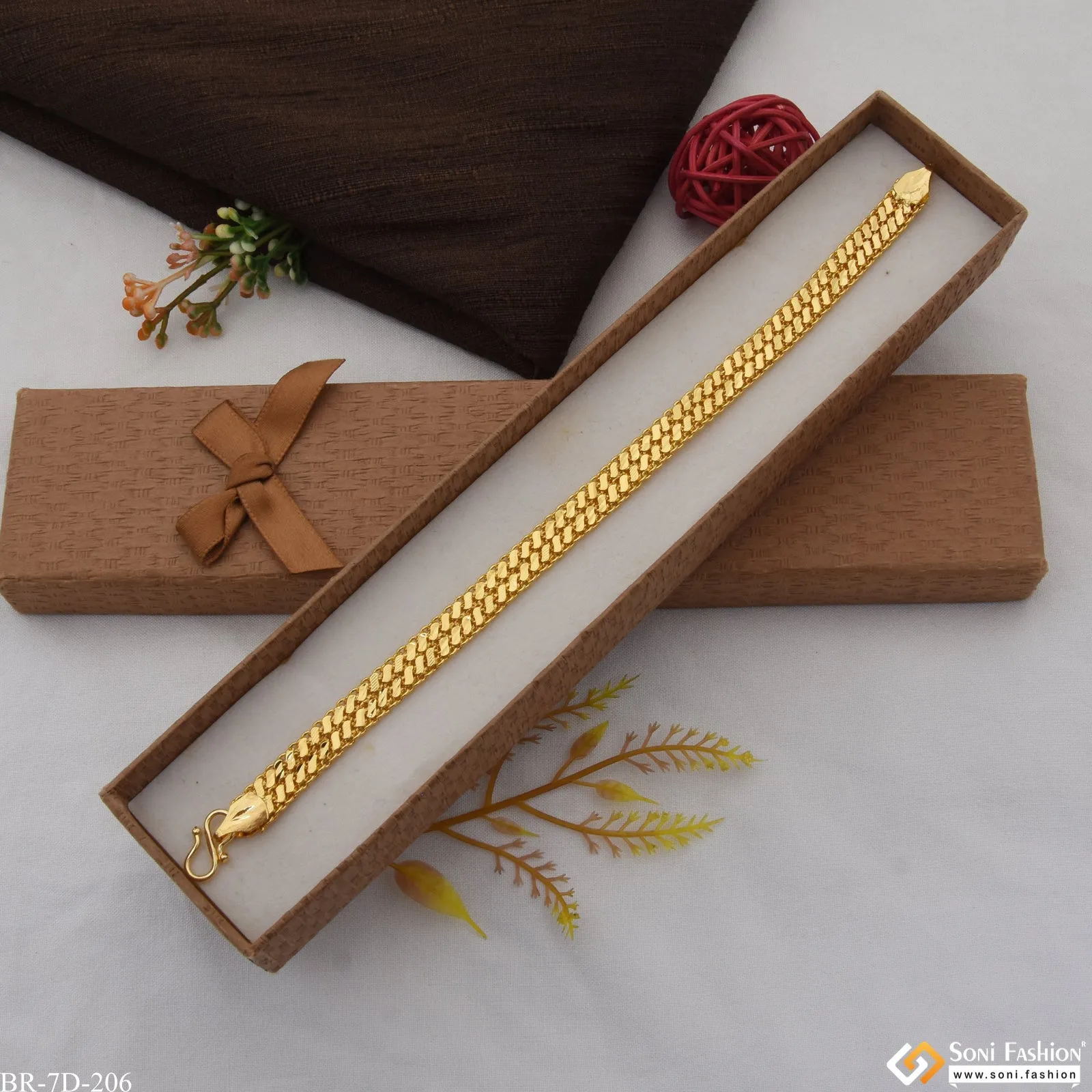 Exceptional Design High-Quality Gold Plated Bracelet for Men - Style D206