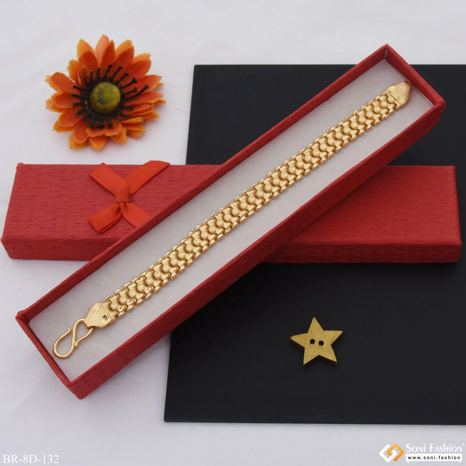 Exciting Design High-Quality Gold Plated Pokal Bracelet for Men - Style D132