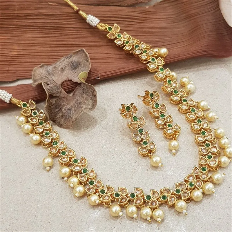 Green Gold Look Necklace Set