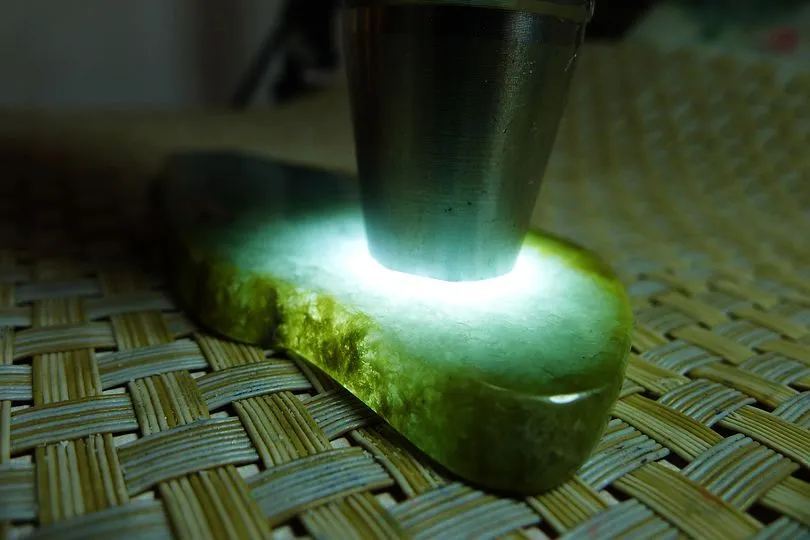 Natural Jade Rough Jadeite Raw (83g,10.2X5.3X0.6cm)