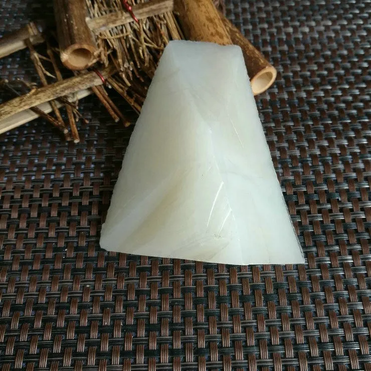 Natural Kunlun Jade Rough Nephrite Raw (156g,8.3X7.5X2.8cm)