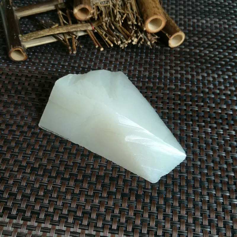 Natural Kunlun Jade Rough Nephrite Raw (156g,8.3X7.5X2.8cm)