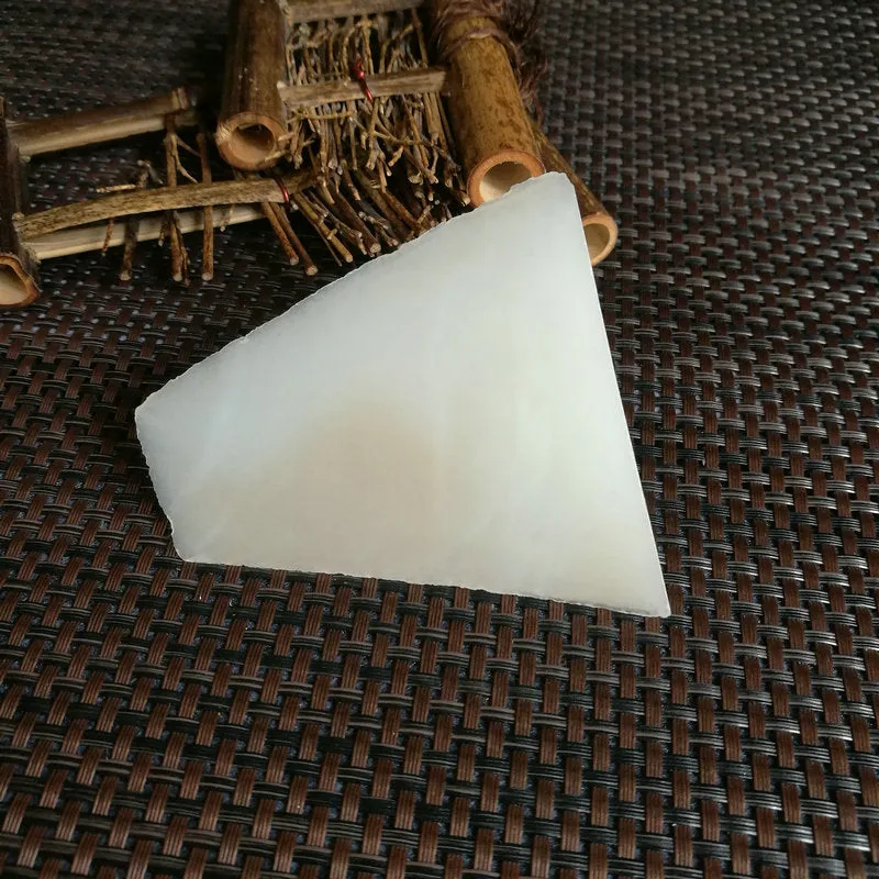 Natural Kunlun Jade Rough Nephrite Raw (156g,8.3X7.5X2.8cm)