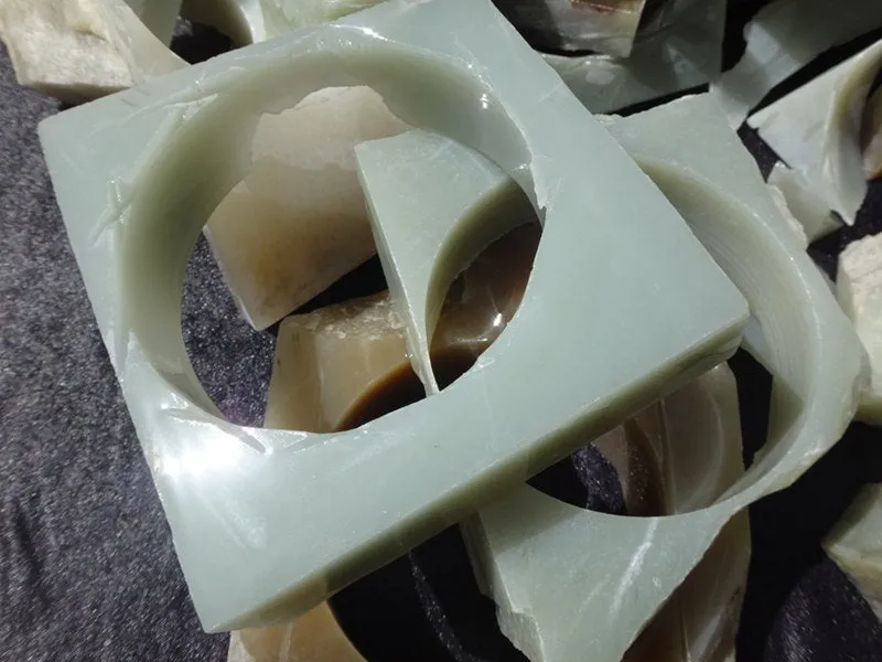 Natural Kunlun Jade Rough Nephrite Remains Around 10kg